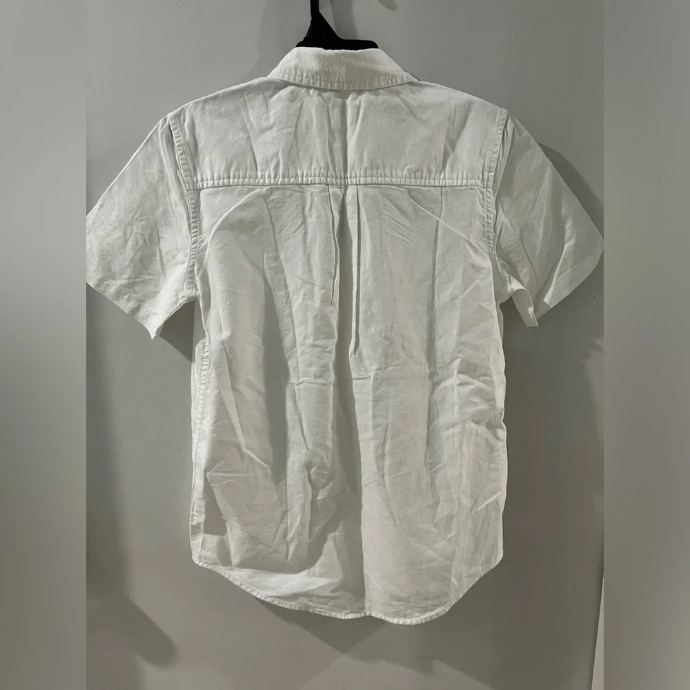 The Children's Place White Short Sleeve Button-Up Shirt, boy’s size large, new!